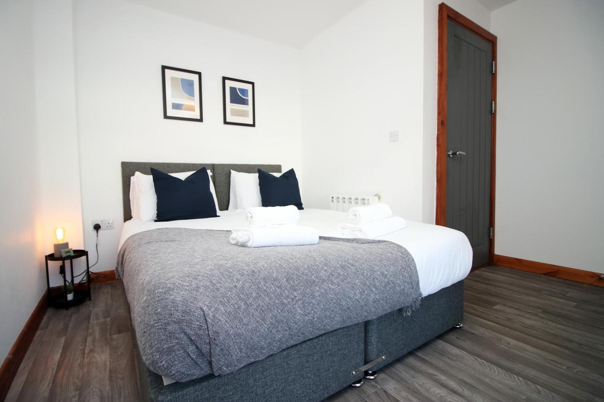 Fully Equipped Kitchen, Parking, City Centre Swansea Exterior foto